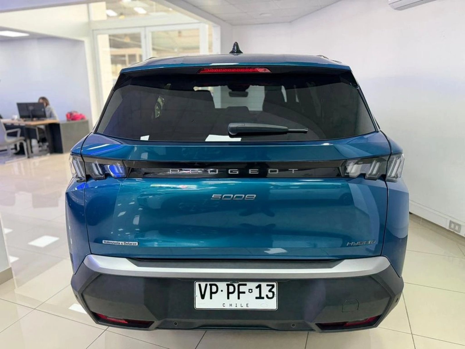 Peugeot 5008 ALLURE MHEV 136 EDCT6 2026 - Foto 4 de 14