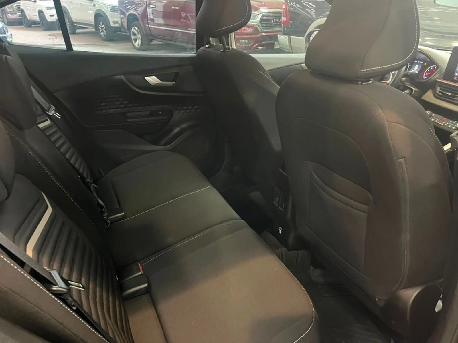 Fiat FASTBACK Drive CVT 1.0 2024 - Imagen 10 de 16