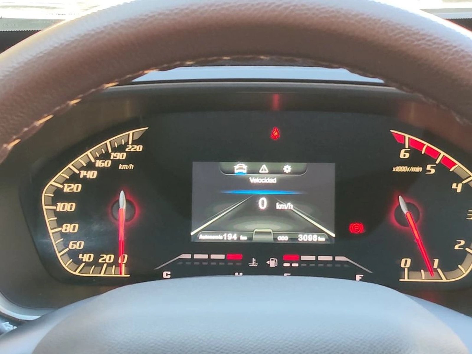 PEUGEOT LANDTREK Active BlueHDi 180 4x4 2024 - Imagen 13 de 15