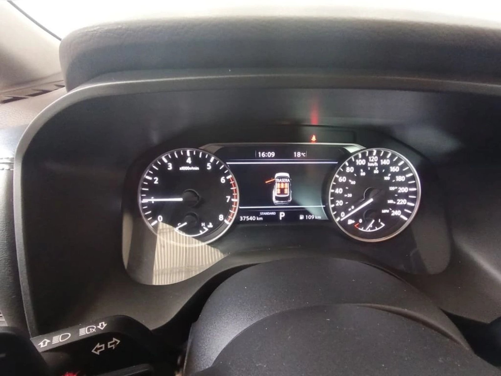 Nissan X-TRAIL 4X2 2.5 AUT 2023 - Imagen 13 de 15