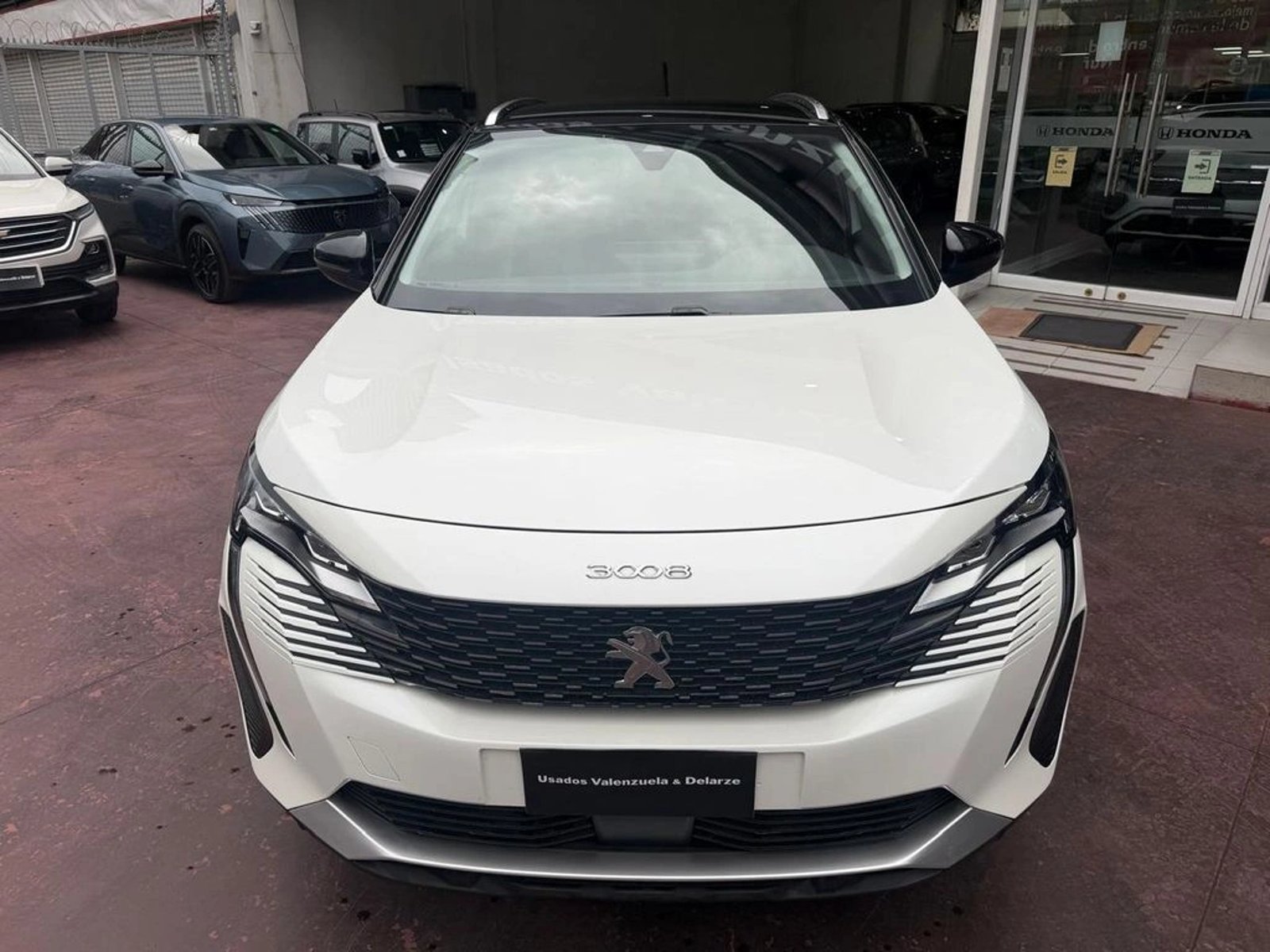 Peugeot 3008 ALLURE BLUE HDI HP 1.5 AUT 2021 - Foto 2 de 12