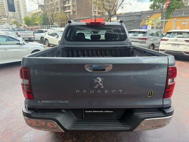 Peugeot LANDTREK Action4 BlueHDi 180 4x4 AT 2023 - Imagen 5 de 11