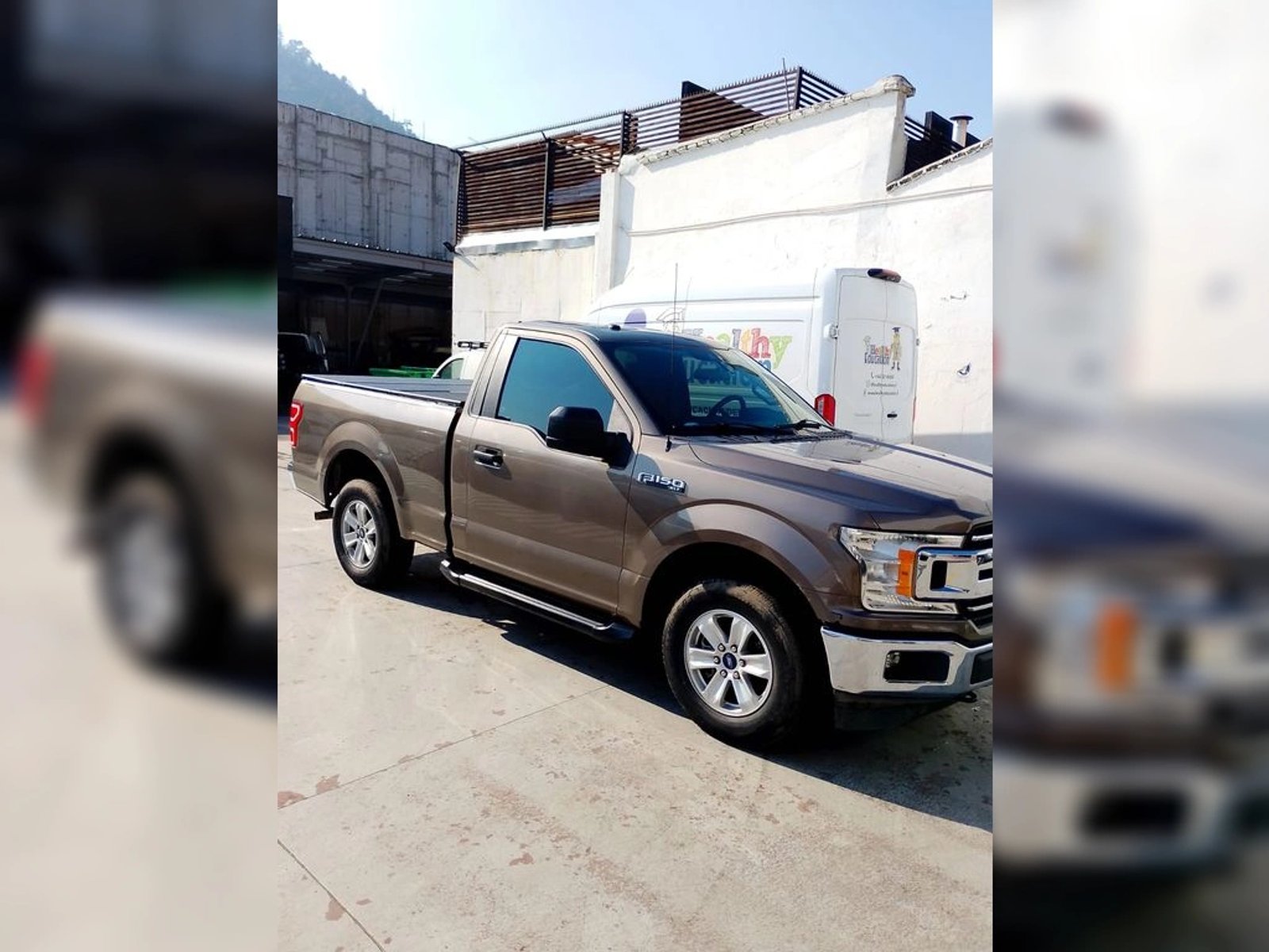Ford F-150 3.3 XLT REG CAB CAB. SIM. 4X4 AT 2P 2020 - Foto 3 de 12