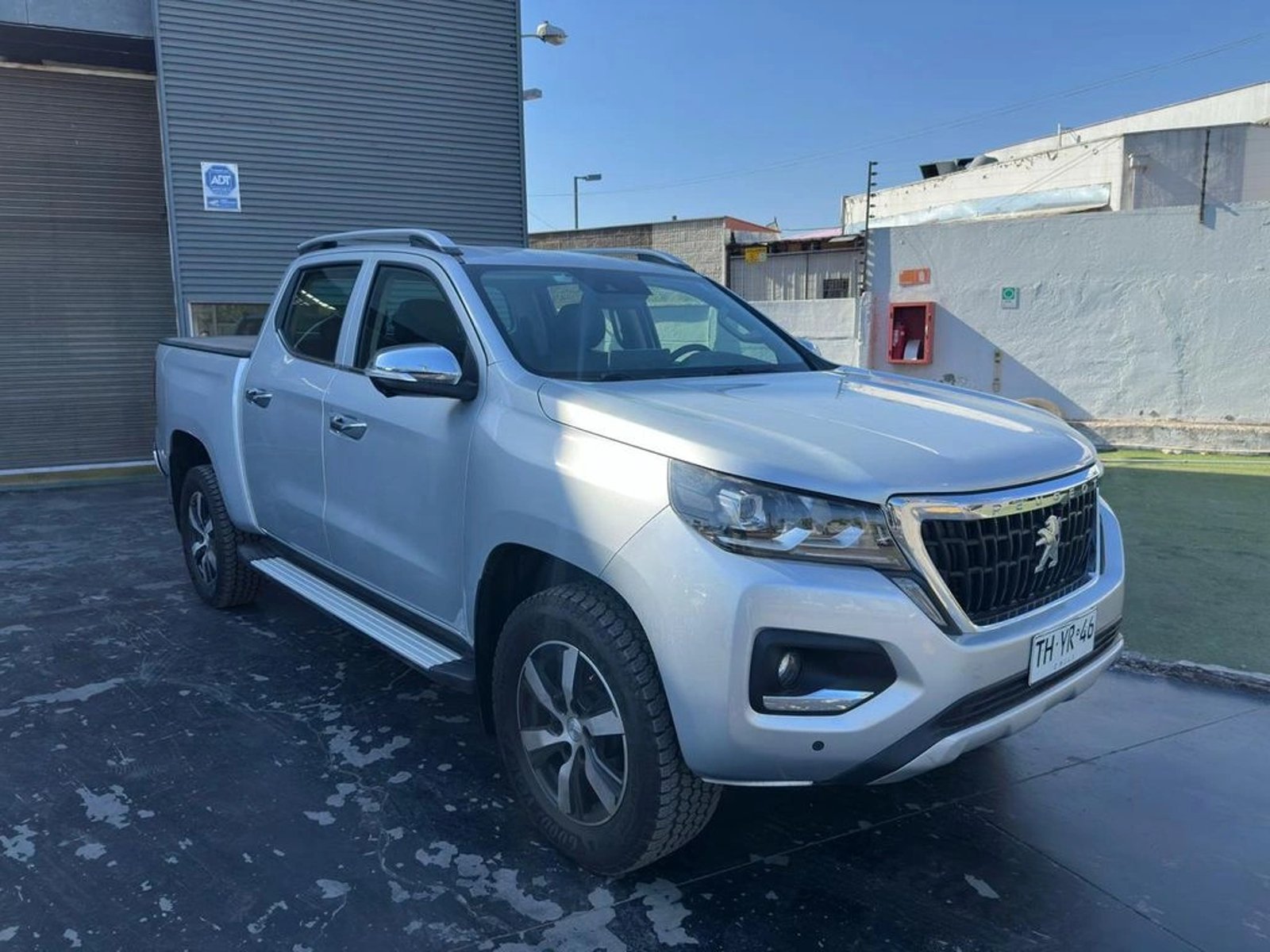 PEUGEOT LANDTREK Action4 BlueHDi 180 4x4 AT 2024 - Imagen 8 de 16