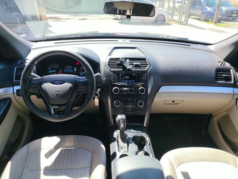 Ford EXPLORER 2.3 AT 2019 - Imagen 13 de 16