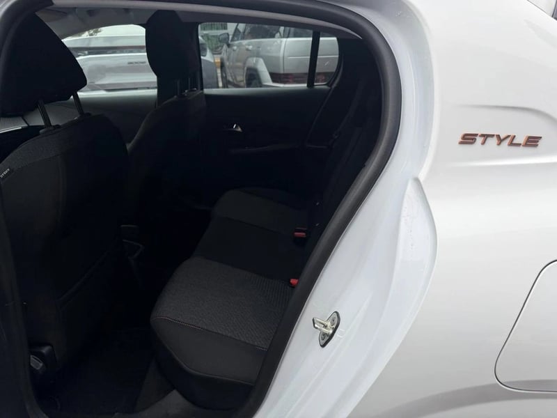 Peugeot 208 MCA Style Puretech 75 2025 - Imagen 9 de 12