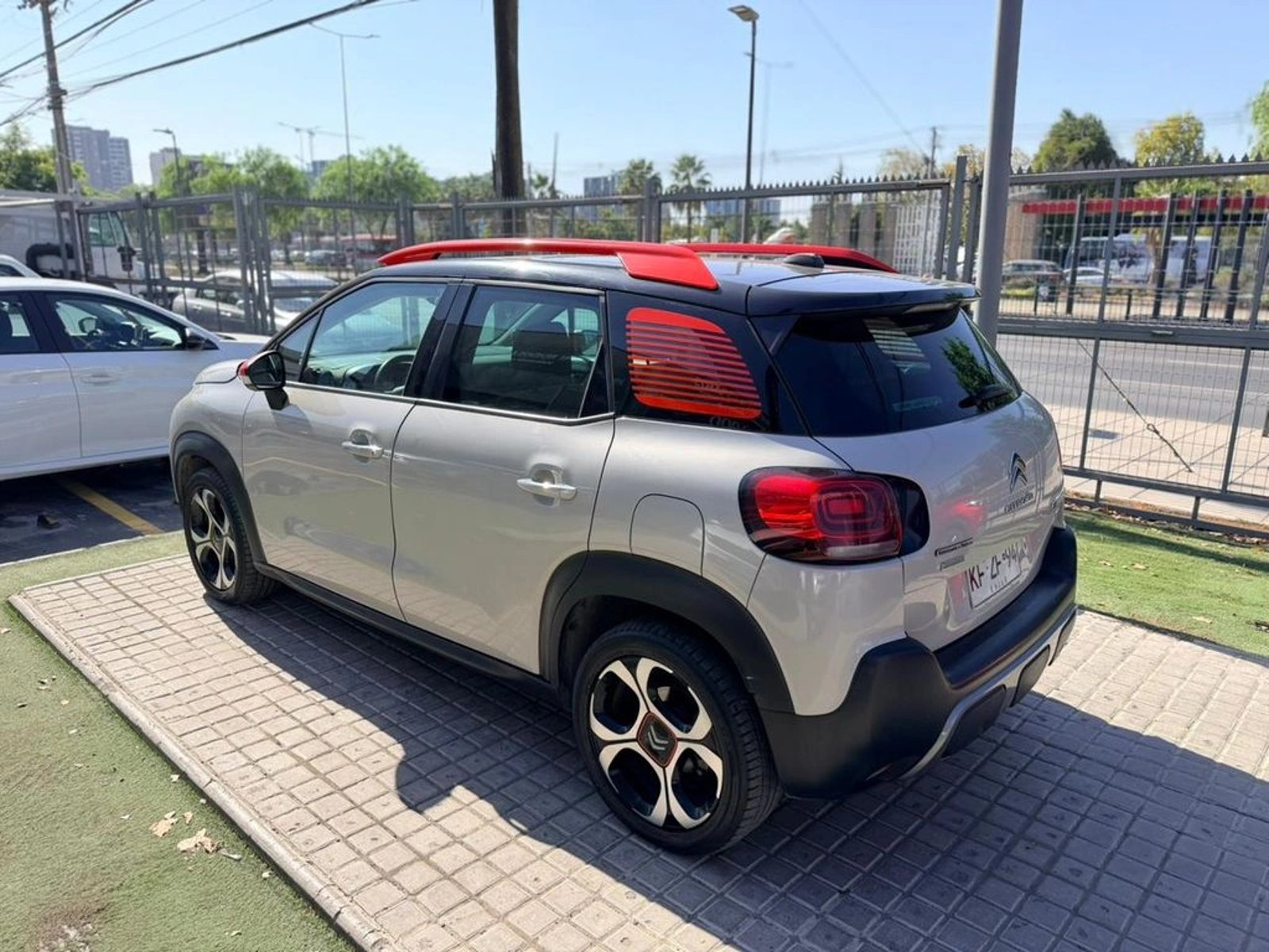 Citroën C3 AIRCROSS 1.2 PURETECH SHINE 4X2 110 S&S 6AT 5P 2018 - Foto 4 de 11