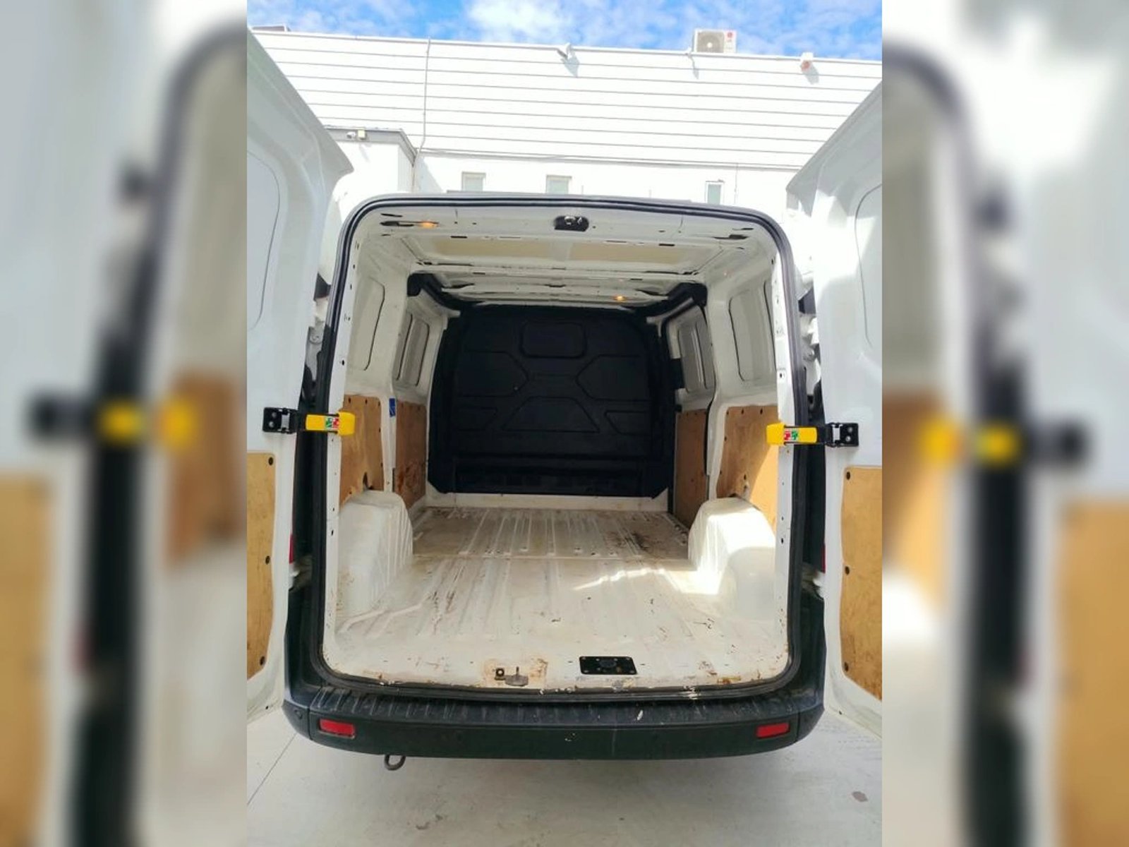 Ford TRANSIT CUSTOM 2.0 2024 - Imagen 6 de 15