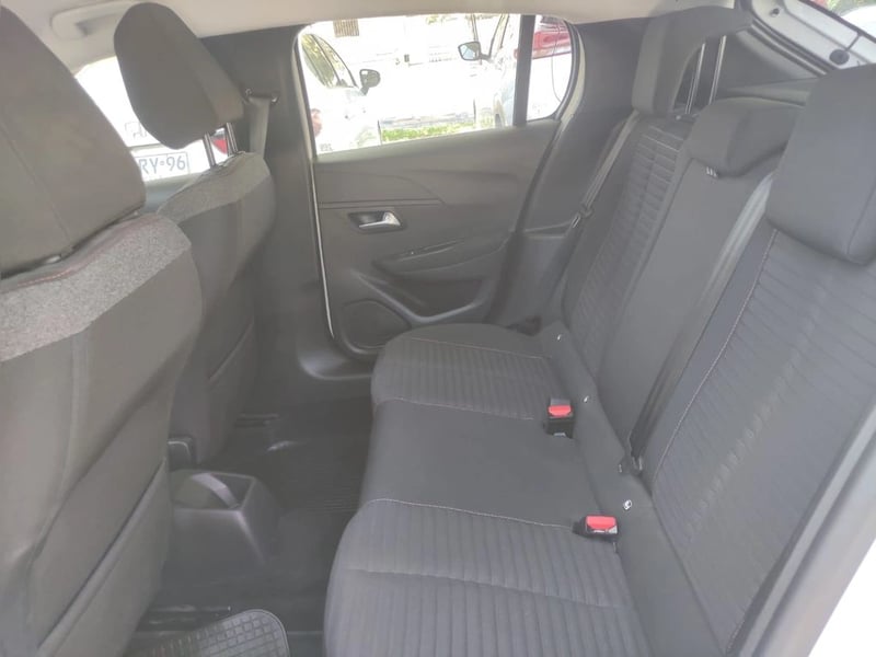 Peugeot 208 1.2 PURETECH ACTIVE PACK 4X2 75 MT 5P 2022 - Imagen 7 de 9