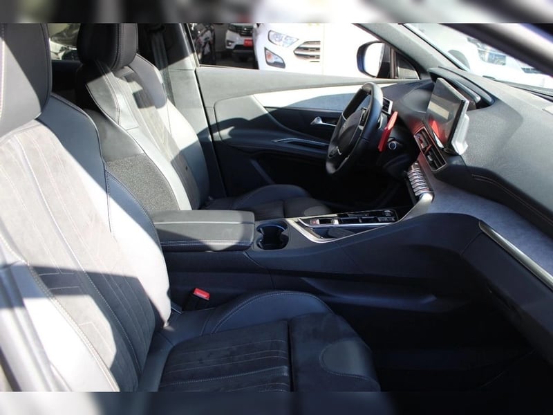 Peugeot 3008 GT Puretech 180 EAT8 2024 - Imagen 5 de 10