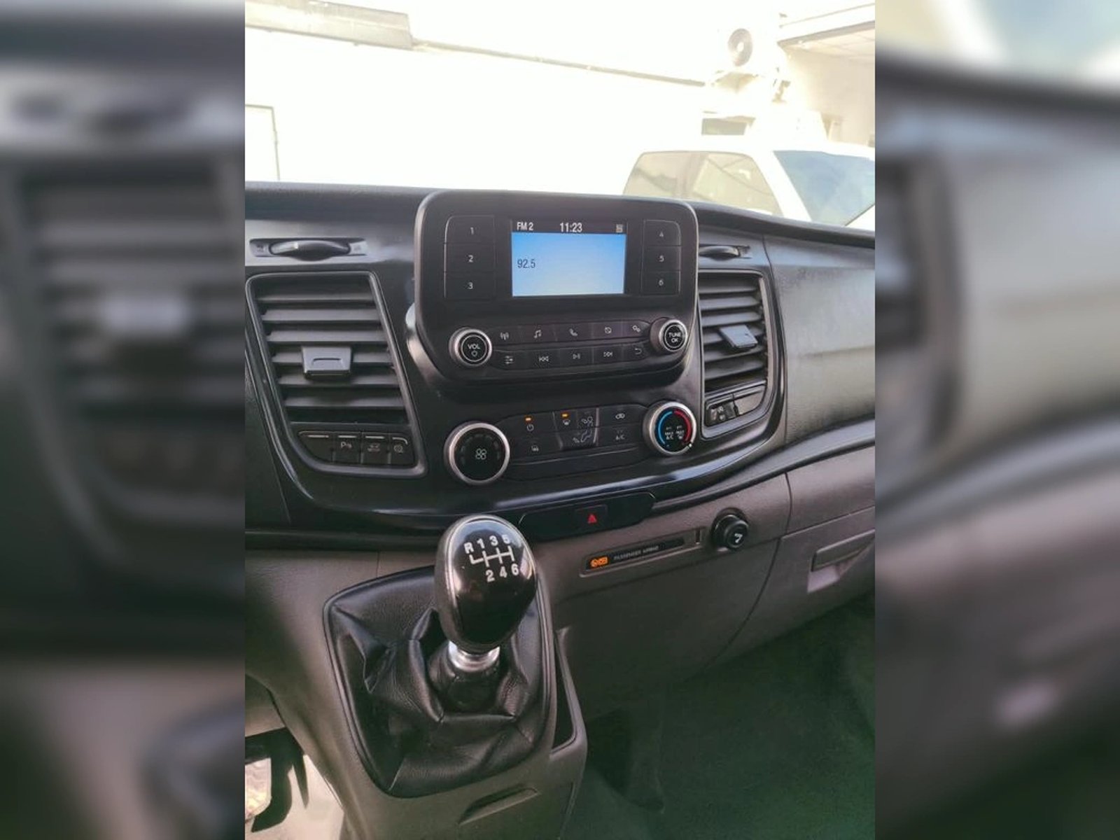 Ford TRANSIT CUSTOM 2.0 2024 - Imagen 11 de 15