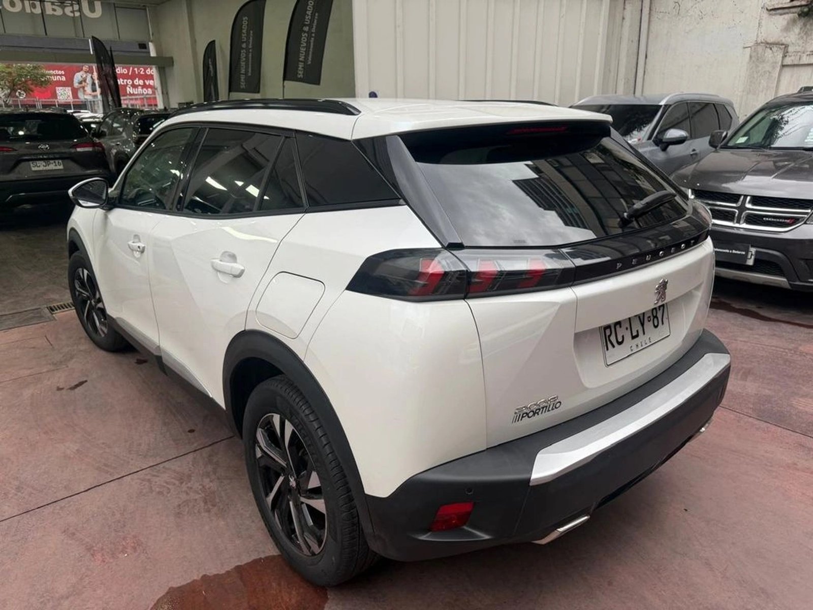 Peugeot 2008 PURETECH 130 1.2 2021 - Imagen 6 de 13