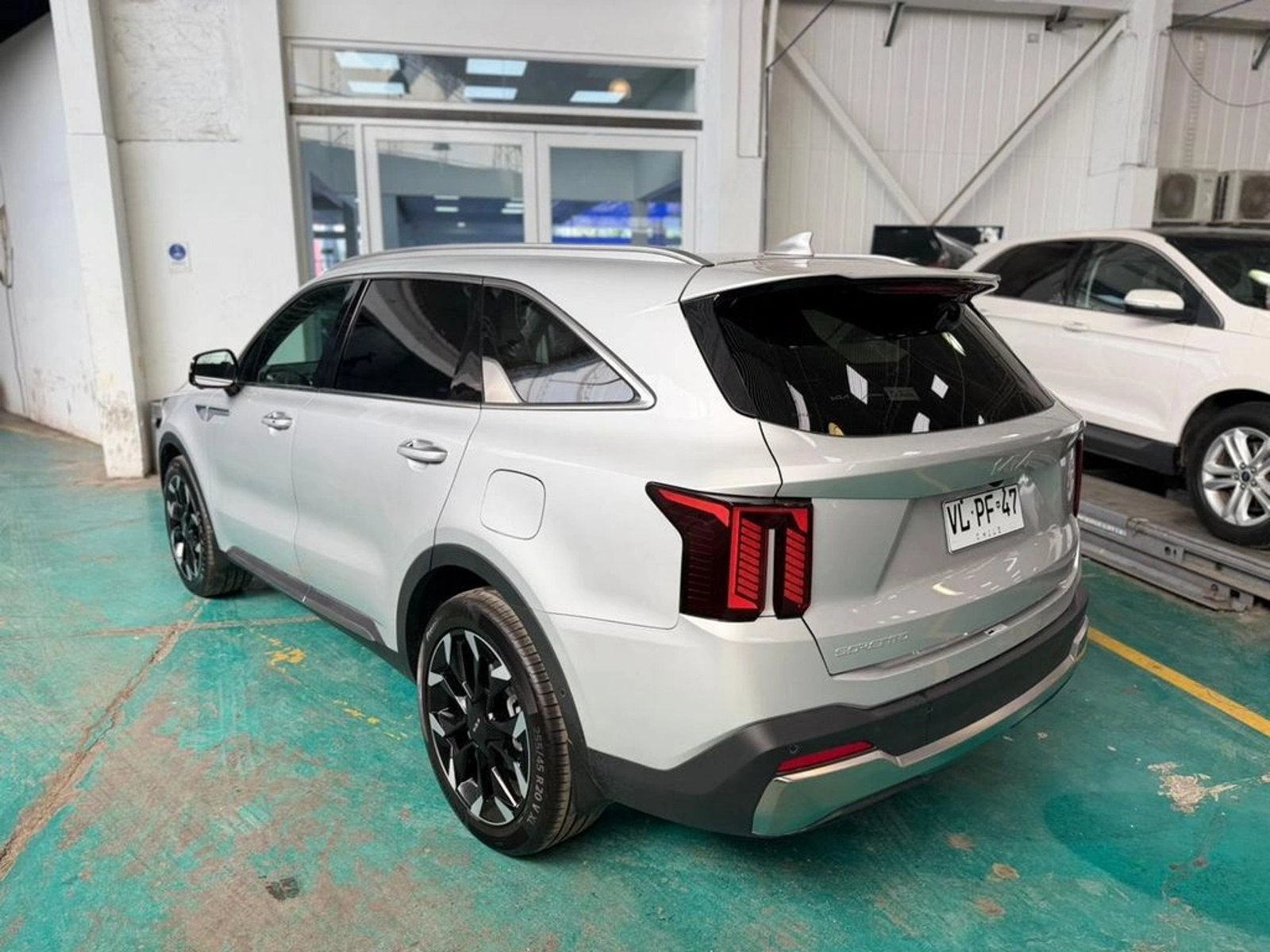 Kia SORENTO EX 3.5L GSL 8AT AWD FULL    (2360) 2026 - Foto 4 de 13