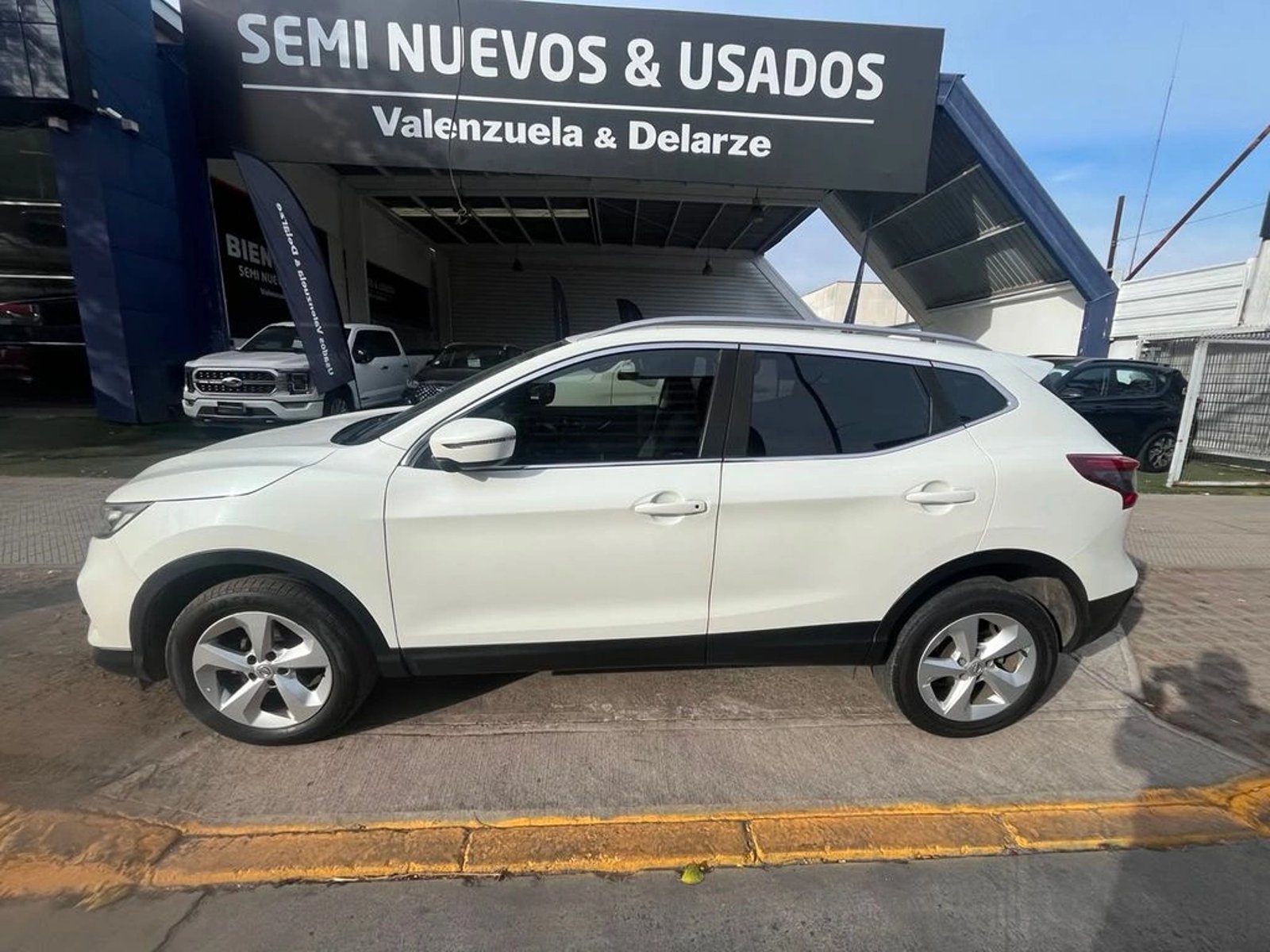 Nissan QASHQAI SENSE 2.0 2018 - Imagen 3 de 15