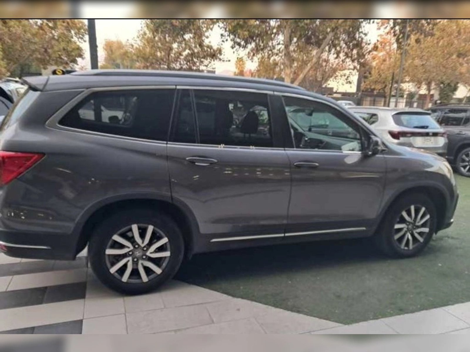 Honda PILOT TOURING 4X4 3.5 AUT 2021 - Foto 3 de 5