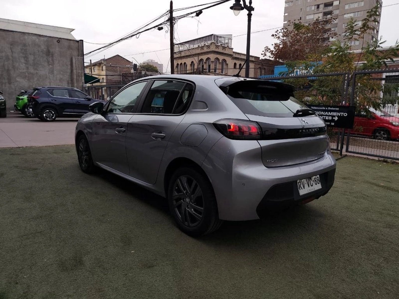 Peugeot 208 Active Pack Puretech 75 MT5 2022 - Imagen 7 de 15