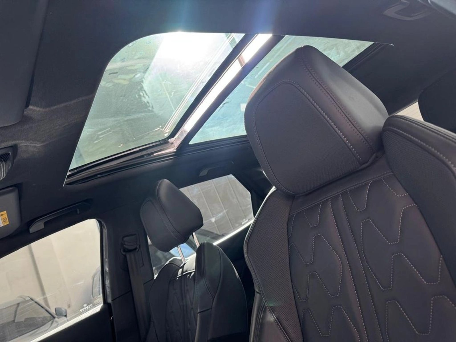 PEUGEOT 3008 GT HYBRID4 300 eEAT8 2025 - Imagen 8 de 20