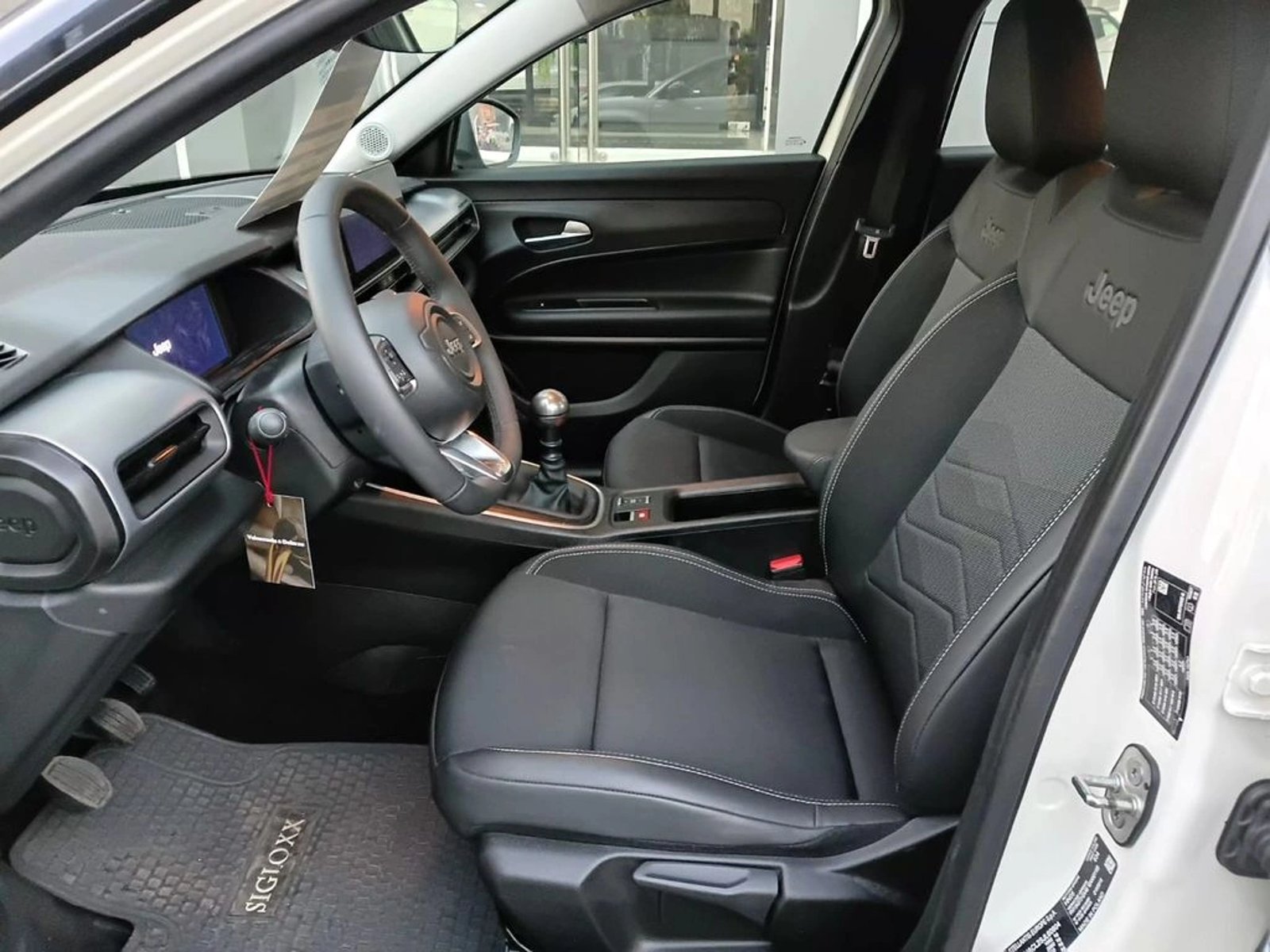 JEEP AVENGER 1.2 MT 2025 - Imagen 10 de 20