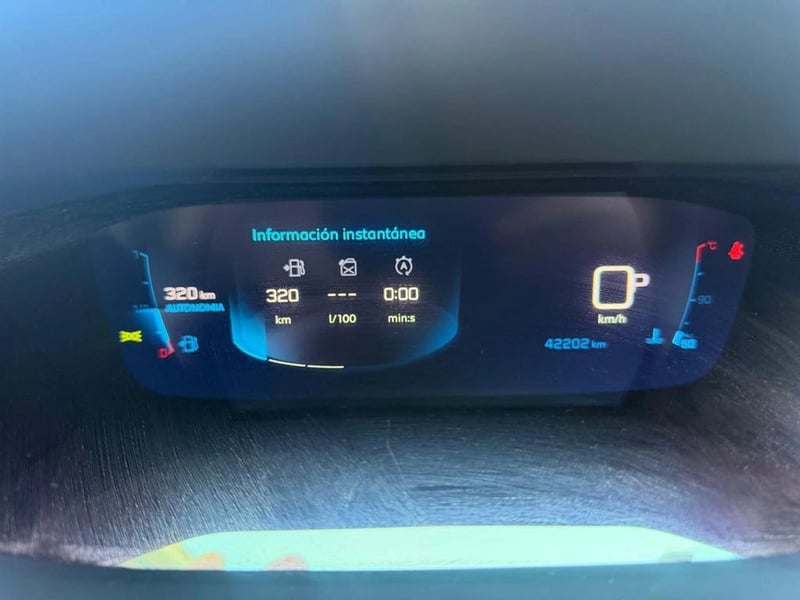 Peugeot 2008 Allure Pack BlueHDi 130 EAT8 2023 - Imagen 11 de 11