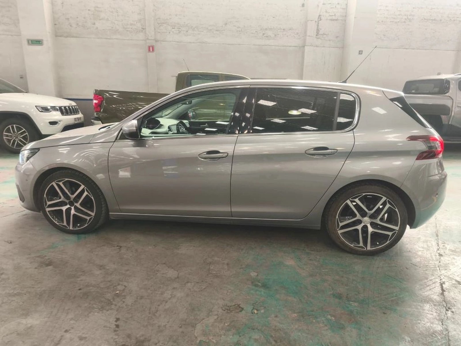 PEUGEOT 308 Feline 1.6 Blue-HDi 120HP EAT6 2019 - Imagen 7 de 18