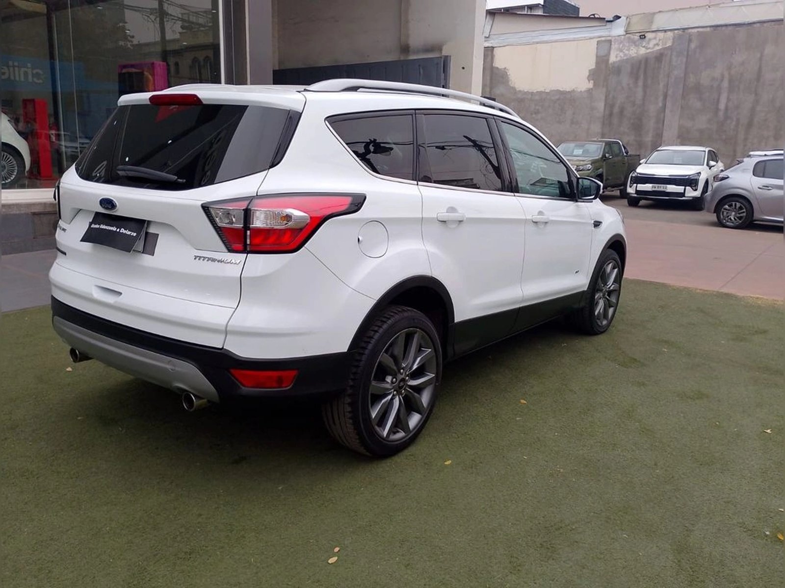 Ford ESCAPE Titanium Diésel AT AWD 2020 - Imagen 4 de 18