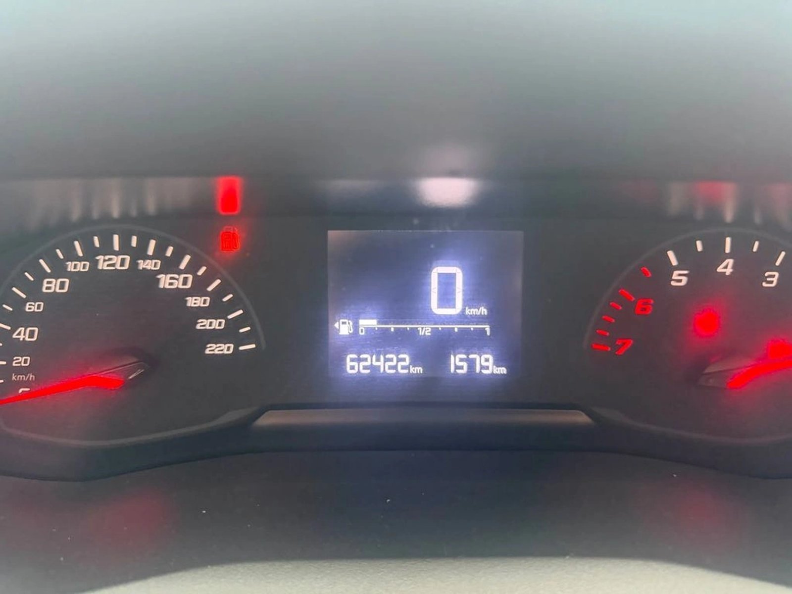 Peugeot 208 Style Puretech 75 2023 - Imagen 8 de 13