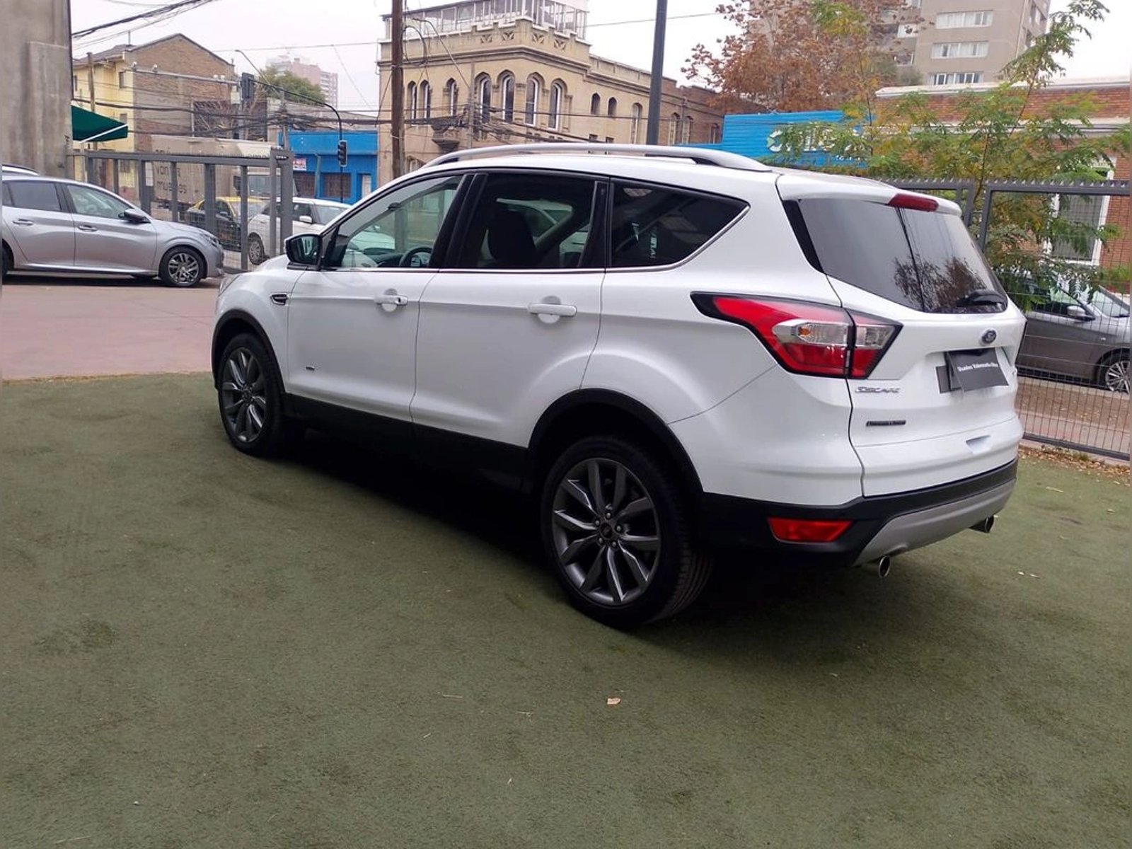 Ford ESCAPE Titanium Diésel AT AWD 2020 - Imagen 9 de 18