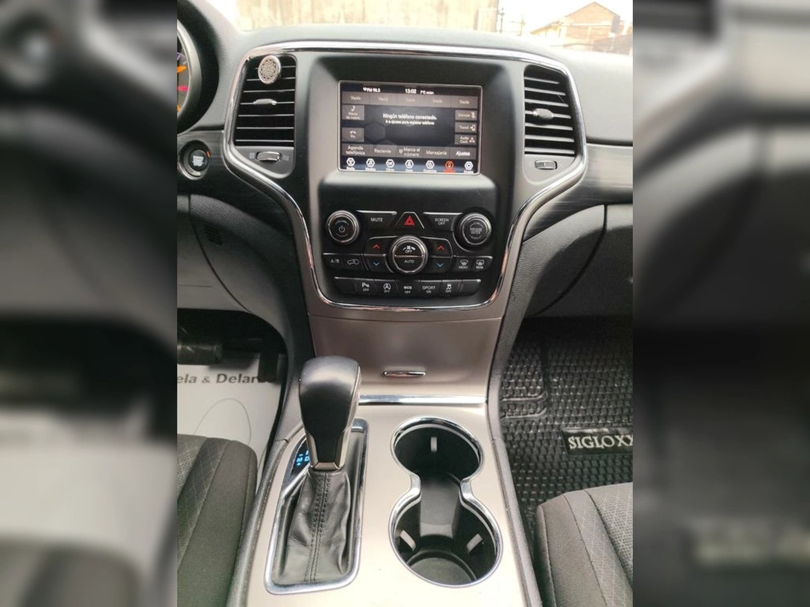 Jeep GRAND CHEROKEE Laredo 4X2 3.6L 2021 - Foto 4 de 14
