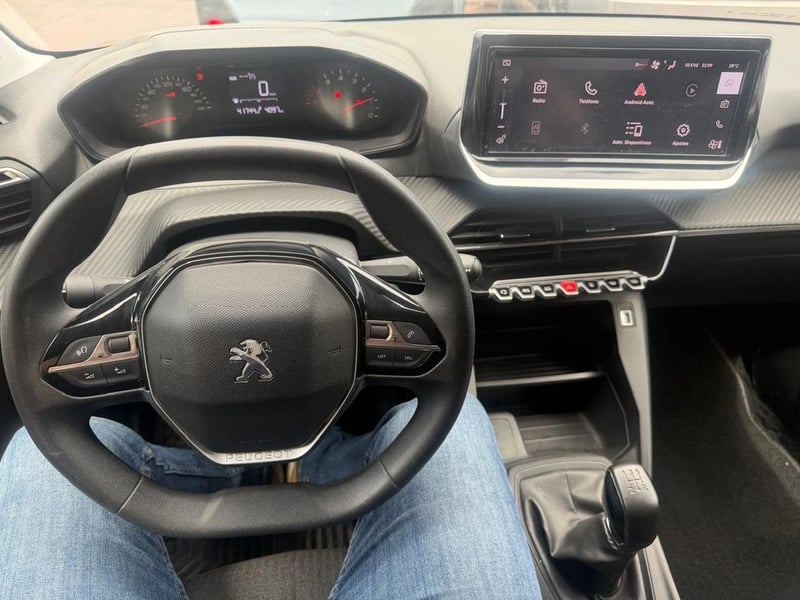 Peugeot 208 PURETECH 75 MT 1.2 2023 - Imagen 10 de 12