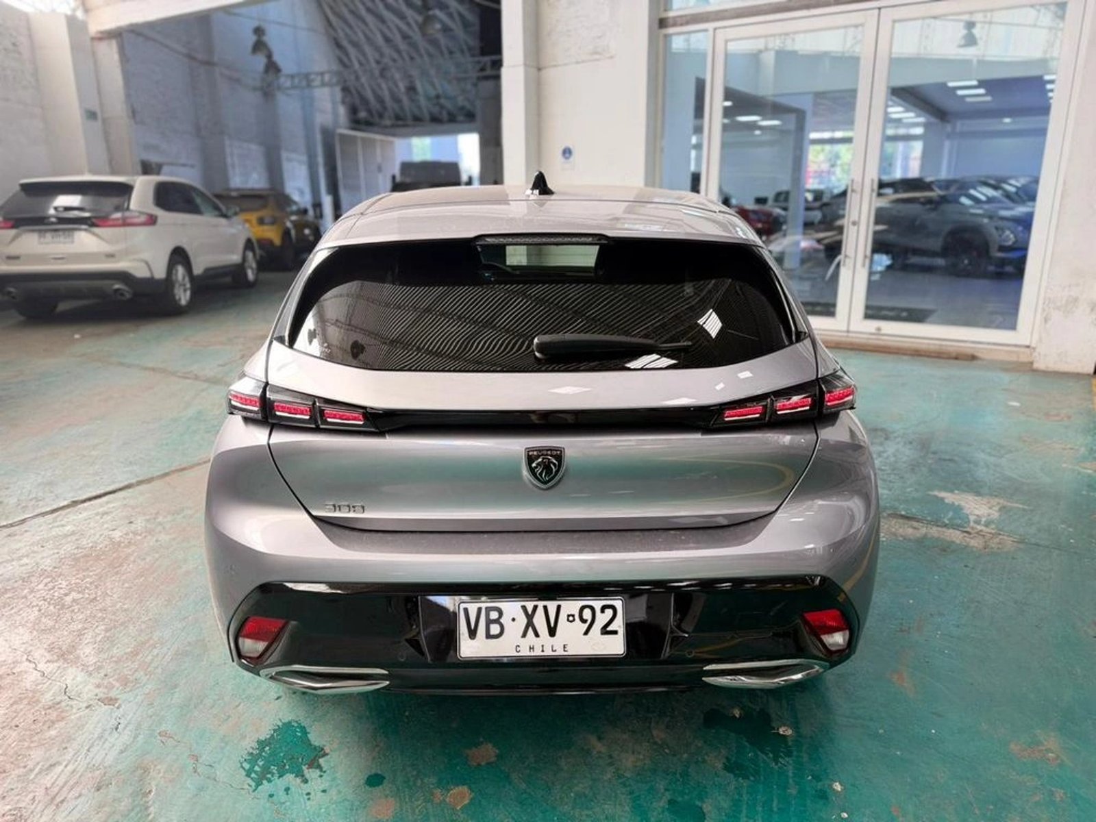 Peugeot 308 Allure Pack Puretech 130 EAT8 PRS 2025 - Foto 5 de 13