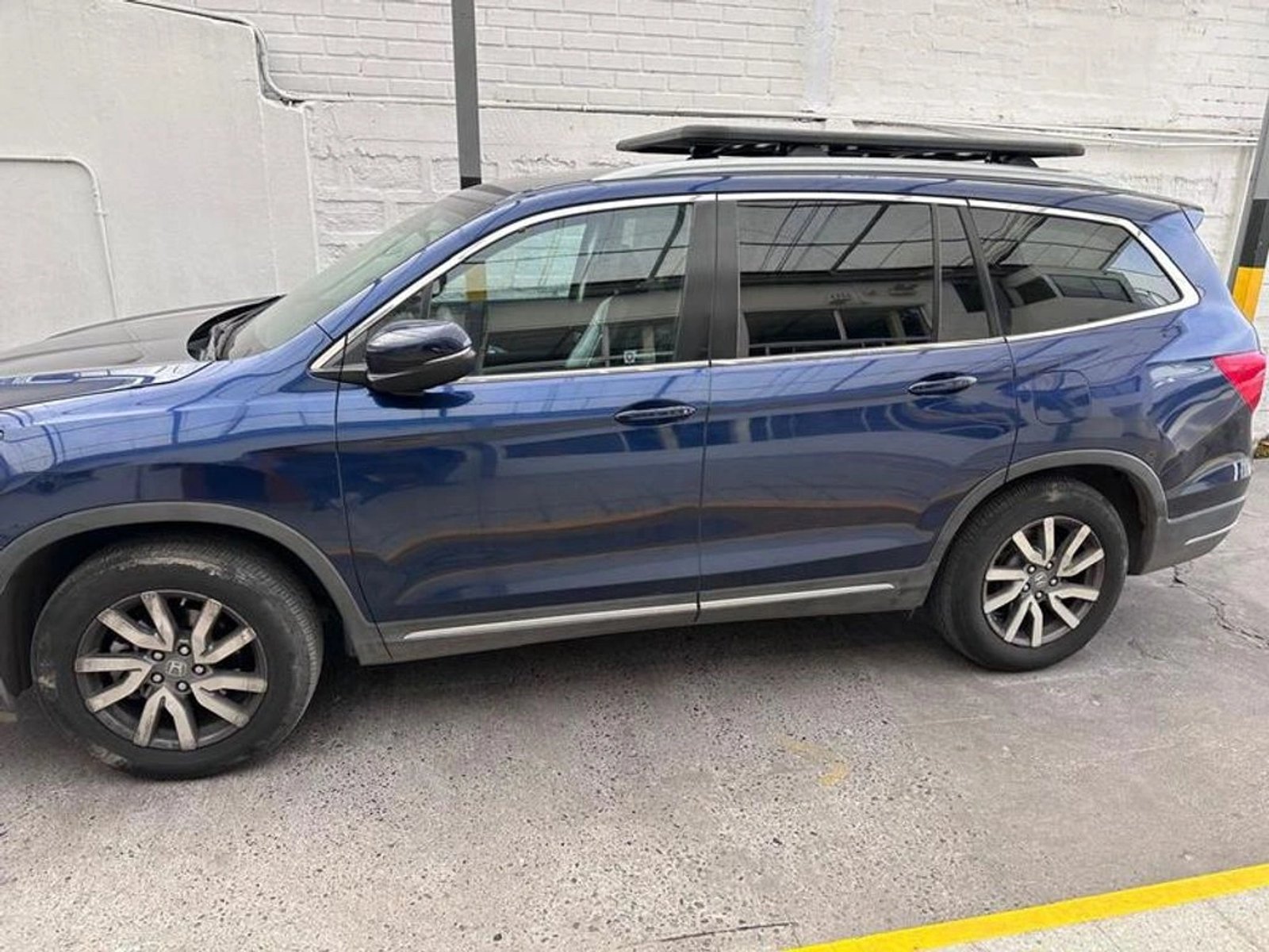 Honda PILOT TOURING 3.5 AUT 4X4 2022 - Foto 2 de 5