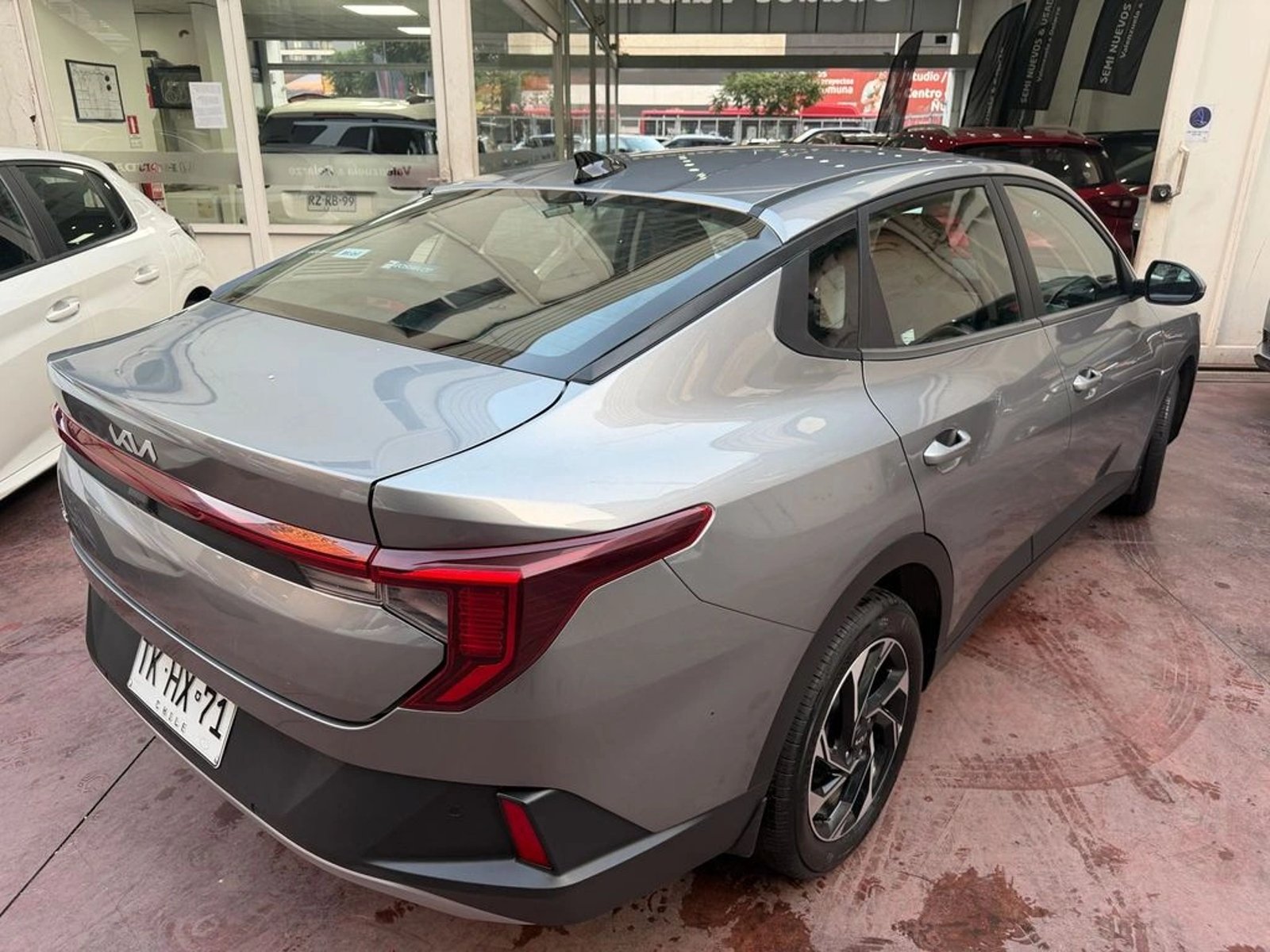 Kia K3 MPI 1.6 AUT 2024 - Foto 4 de 12
