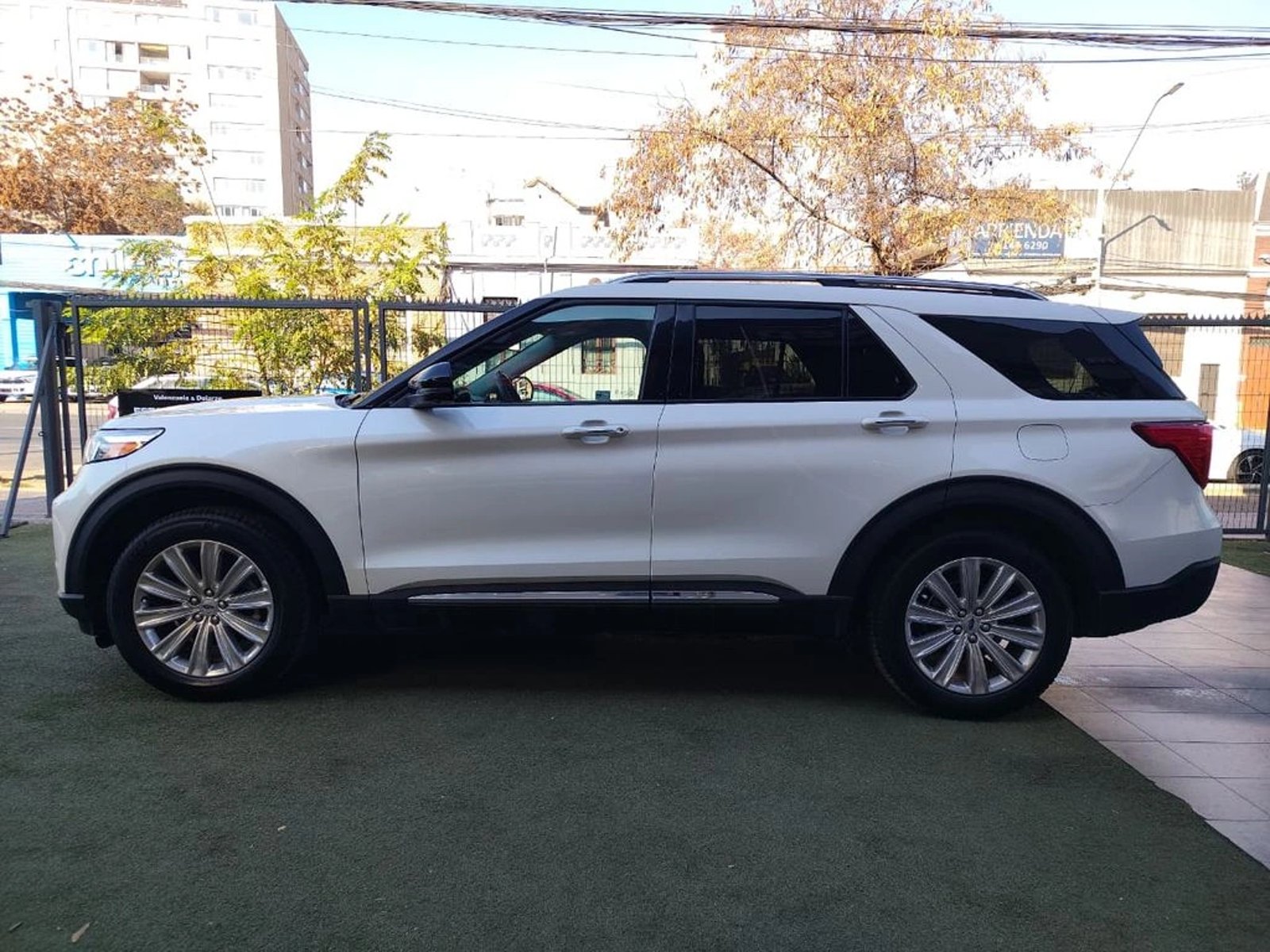 Ford EXPLORER LTD 2.3 AUT 2023 - Imagen 7 de 18
