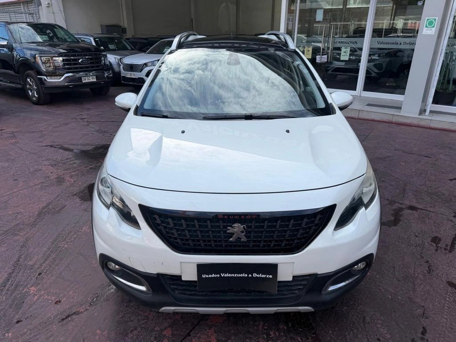 Peugeot 2008 Allure 1.6 e-HDi 92HP 2018 - Foto 2 de 11