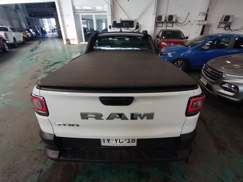RAM 700 SLT CS 1.3 2025 - Imagen 7 de 13