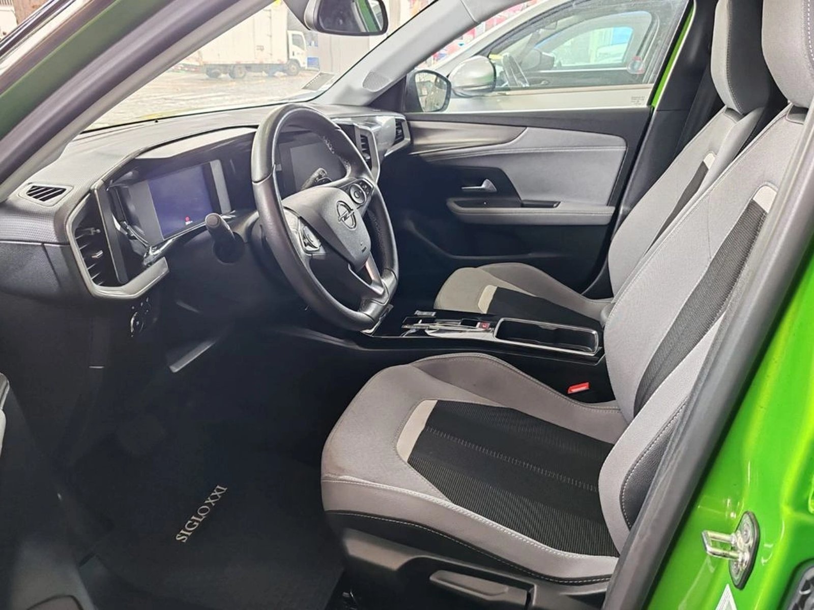 OPEL MOKKA ELEGANCE 1.2T AT8 2023 - Imagen 7 de 14