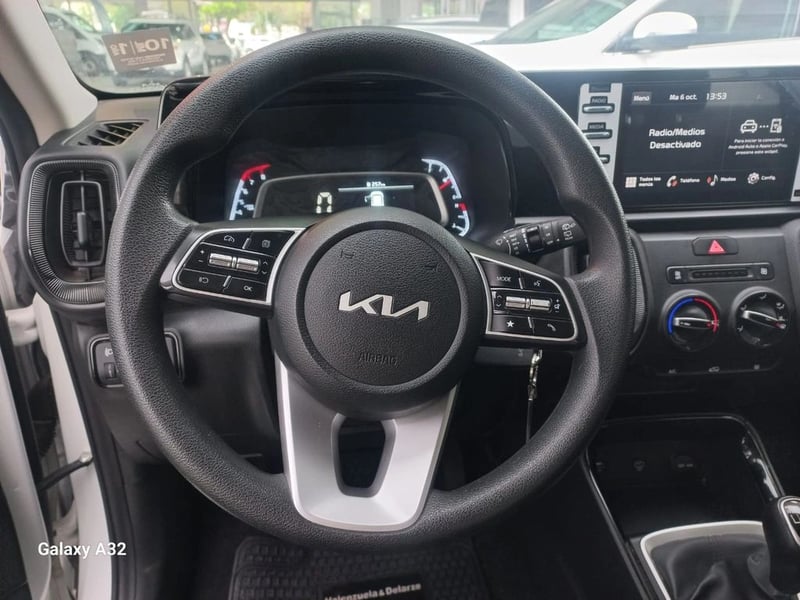 Kia SONET EX 1.5L 6MT (2373) 2025 - Imagen 6 de 10