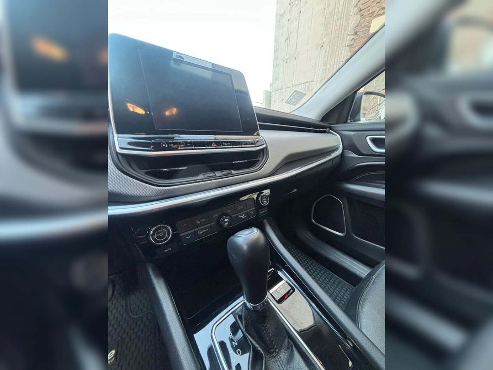 JEEP COMPASS SPORT 1.3 AT 4x2 2023 - Imagen 12 de 20
