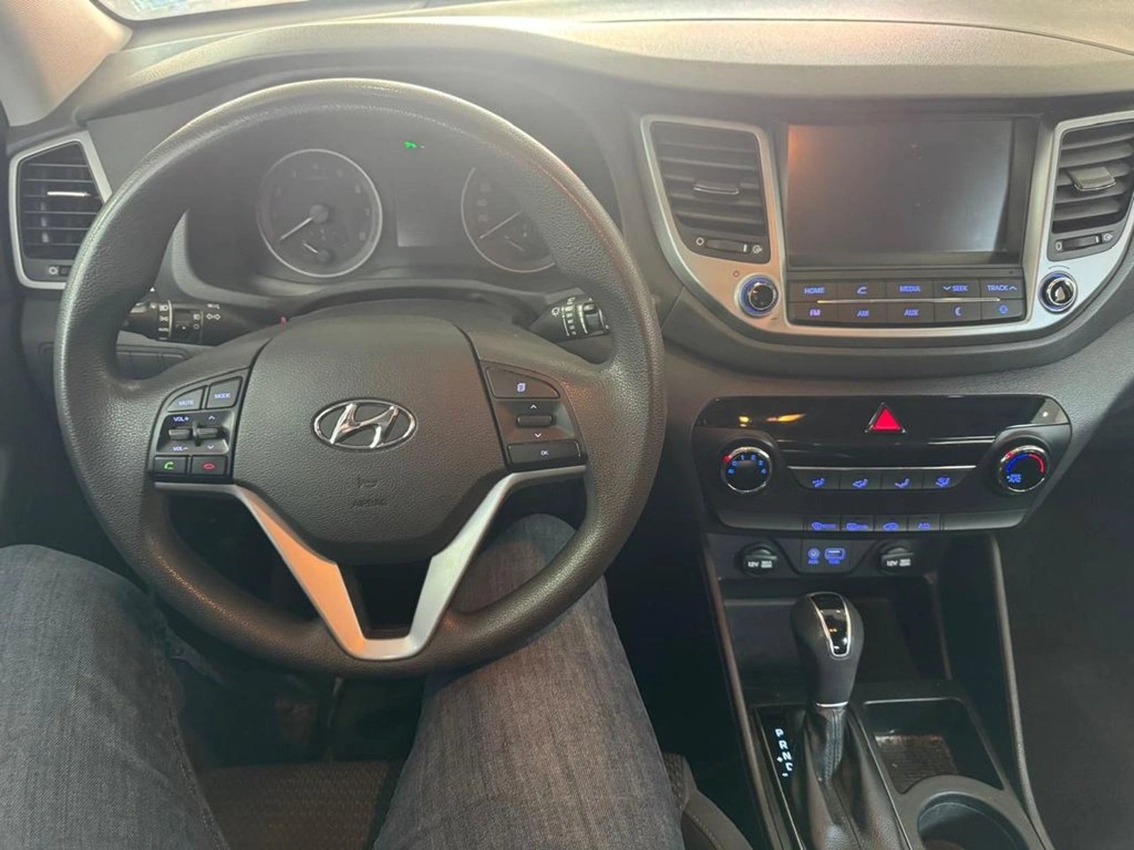 HYUNDAI TUCSON 2.0 GL AT 2WD AC 2018 - Imagen 8 de 15