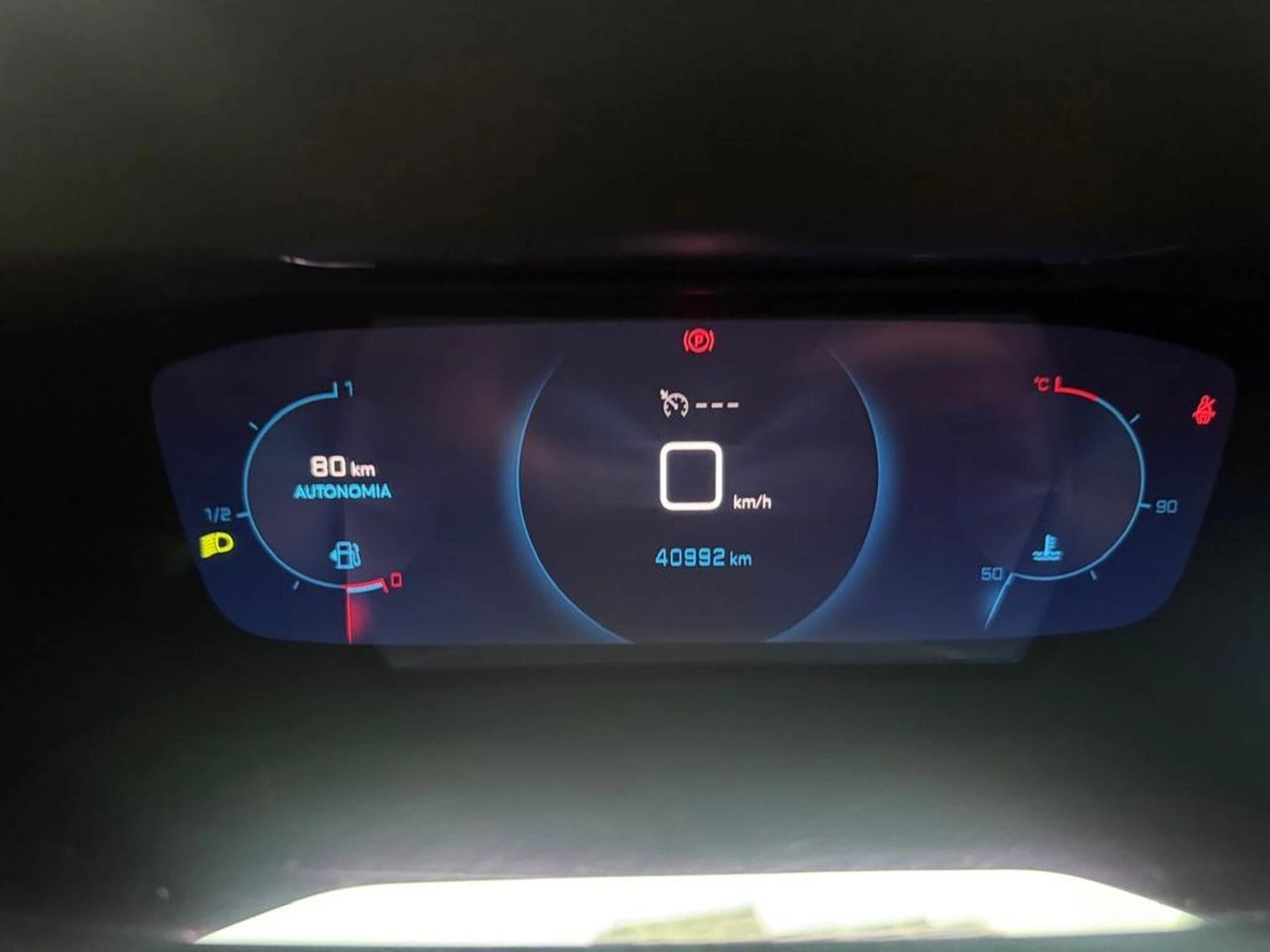 Peugeot 2008 PURETECH 130 1.2 2021 - Imagen 9 de 13