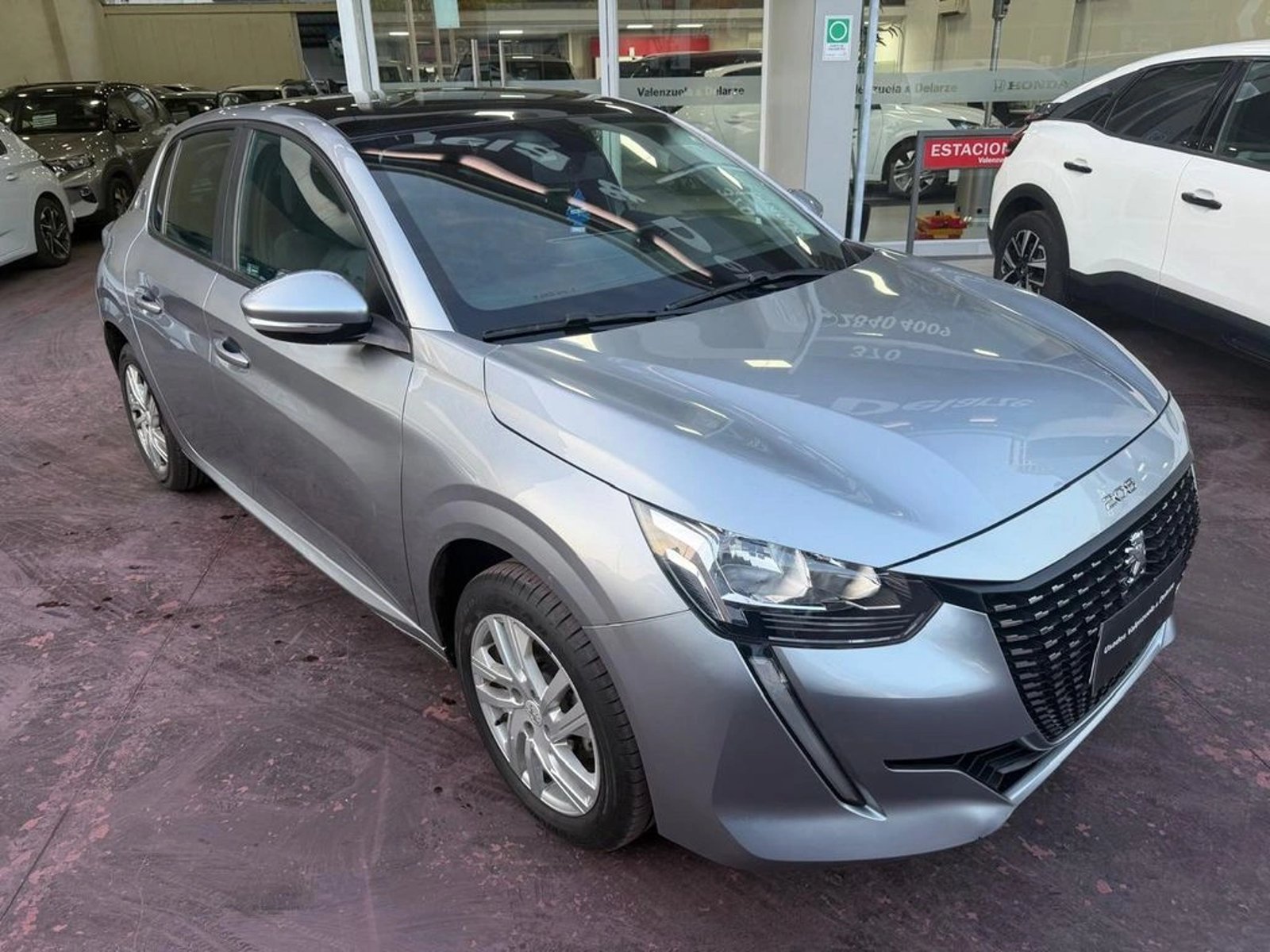 Peugeot 208 PURETECH 75 MT 1.2 2023 - Foto 3 de 12