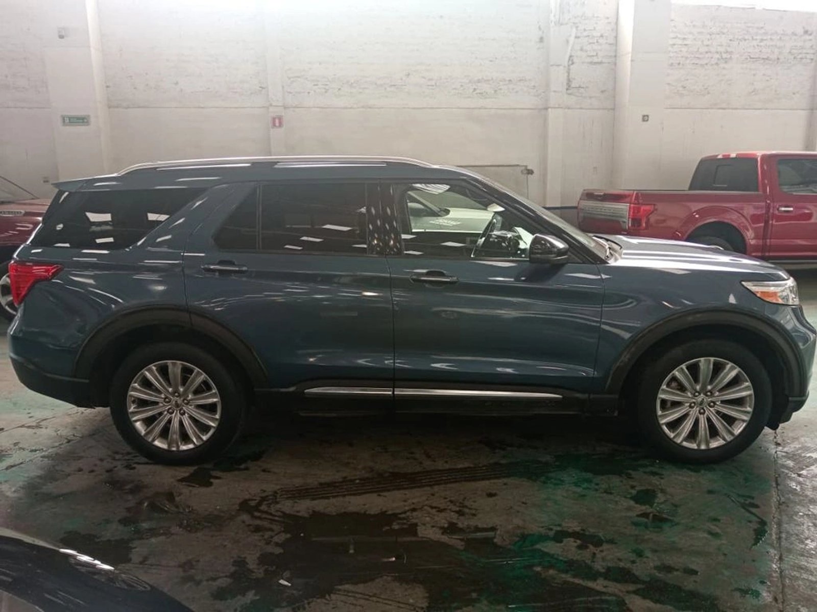 Ford EXPLORER 2.3 ECOBOOST LIMITED 4X4 AT 5P 2020 - Foto 4 de 14