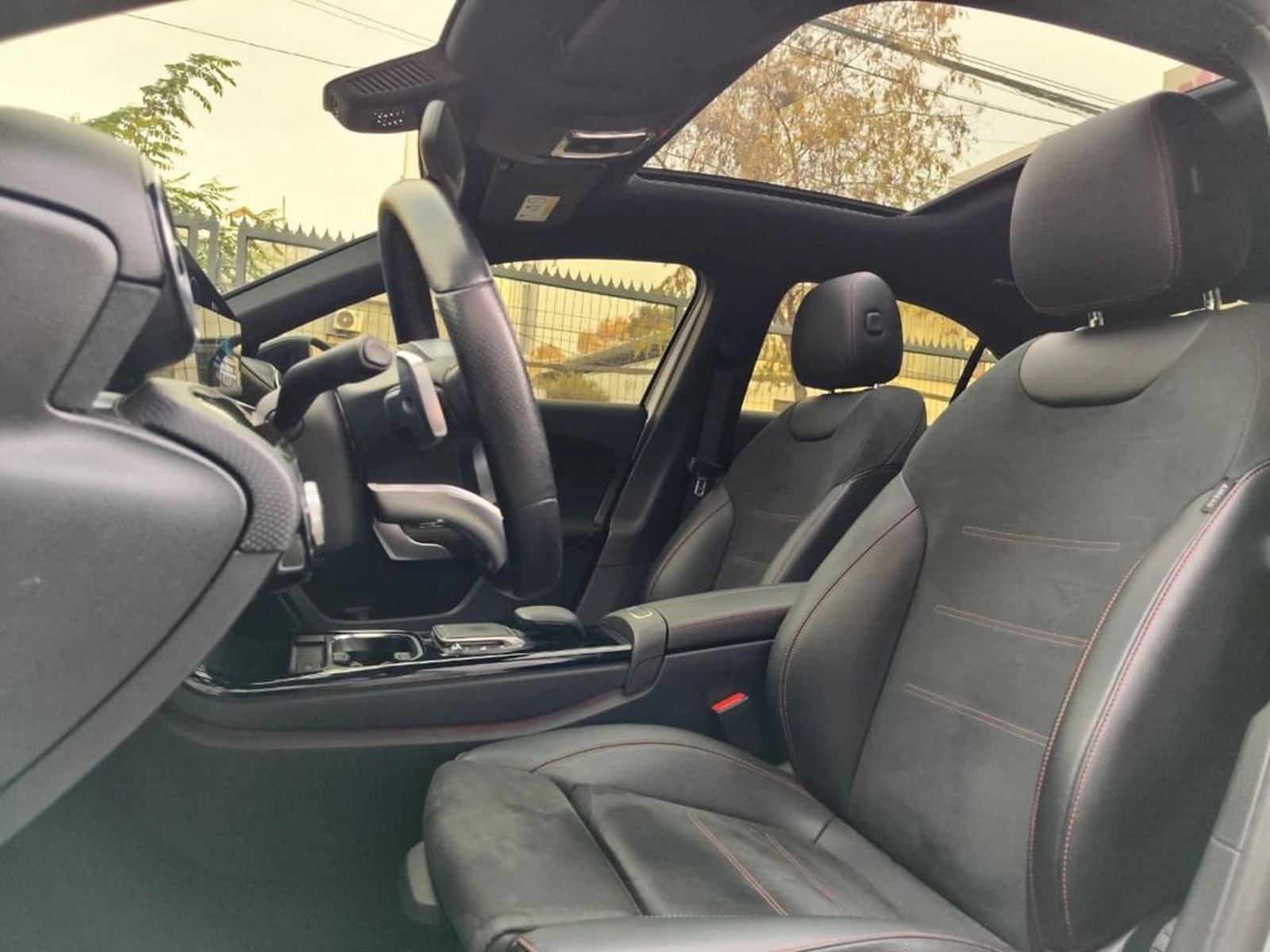 MERCEDES-BENZ A 250 2.0 HB AT 2021 - Imagen 9 de 20