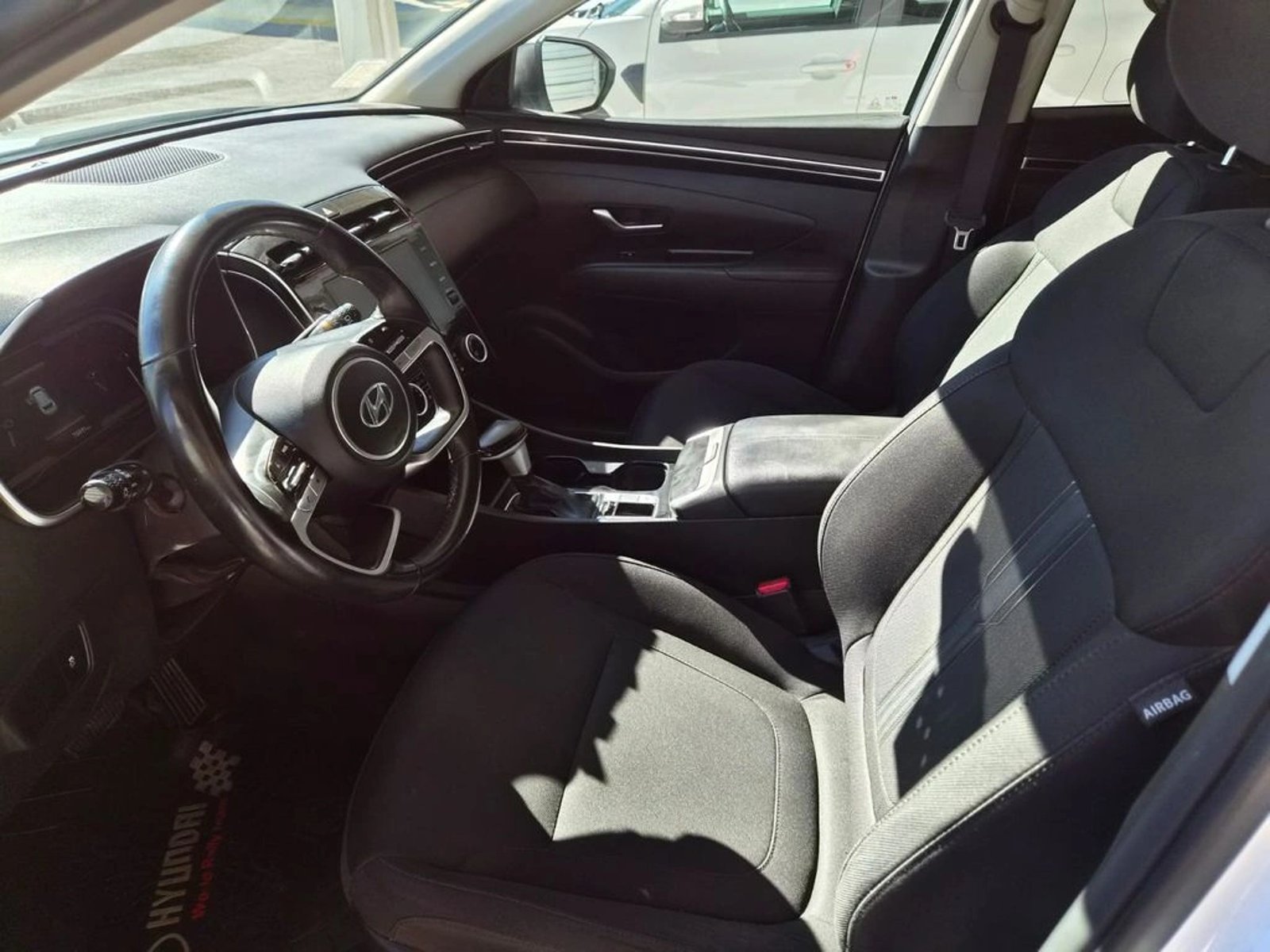 Hyundai TUCSON NX4 2.0 AUT 2023 - Imagen 10 de 12