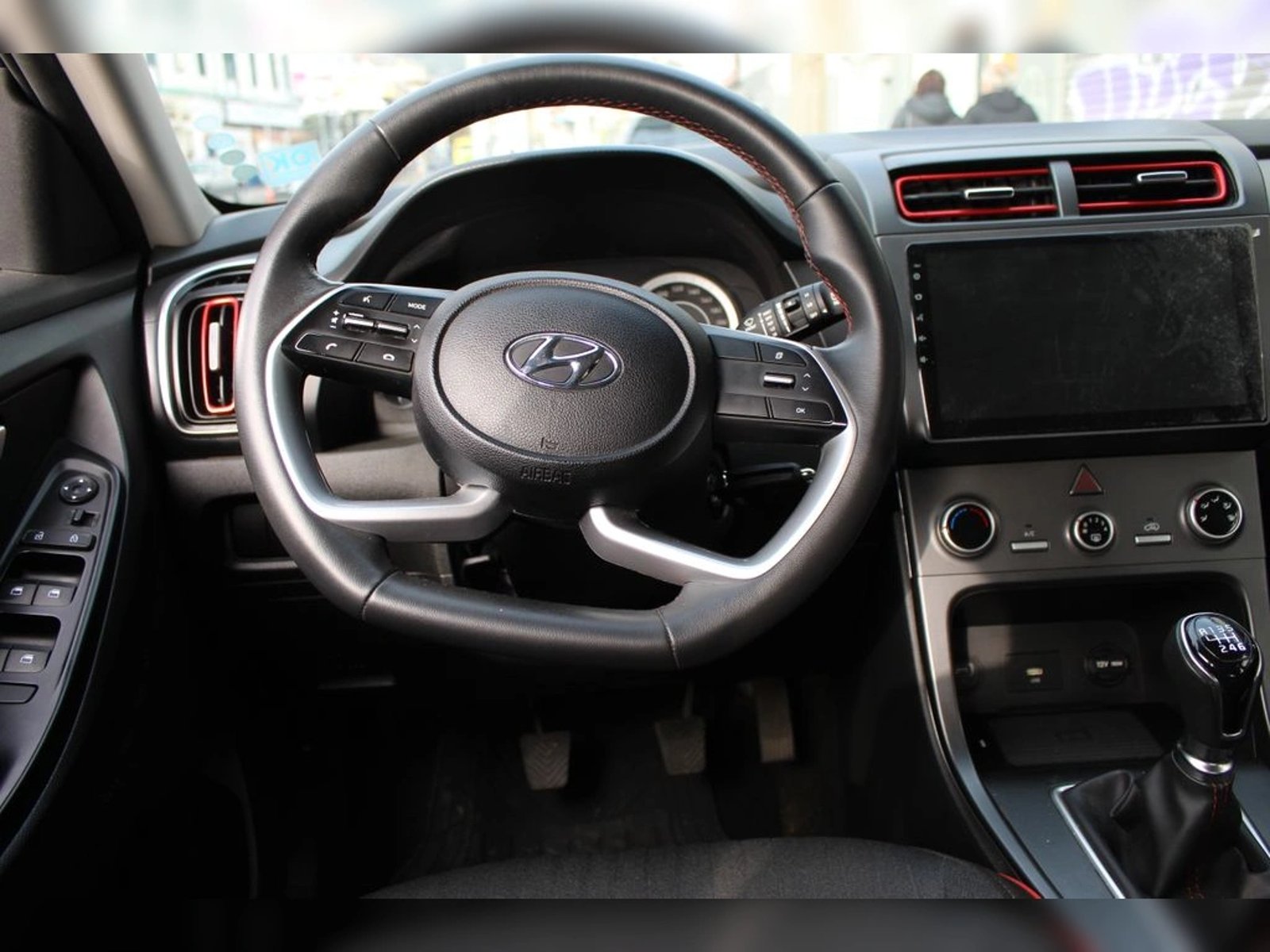 HYUNDAI CRETA SU2I 1.5 2023 - Imagen 11 de 17