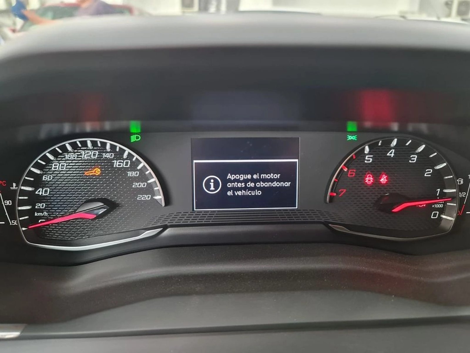 PEUGEOT 2008 MCA Active Puretech 130 2025 - Imagen 13 de 19