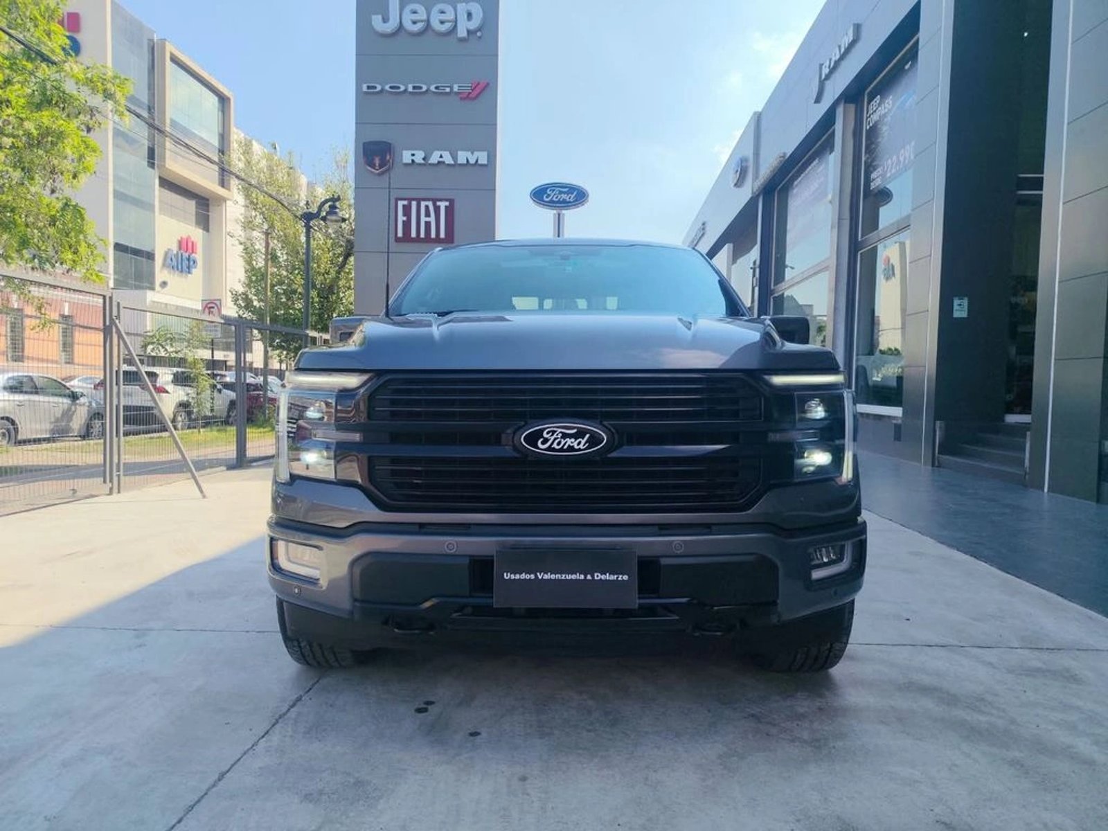 Ford F-150 Platinum 4WD AT 2026 - Foto 2 de 16