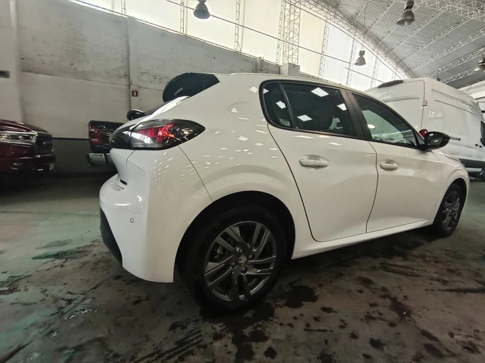 Peugeot 208 Active Pack BlueHDi 100 2023 - Imagen 5 de 14