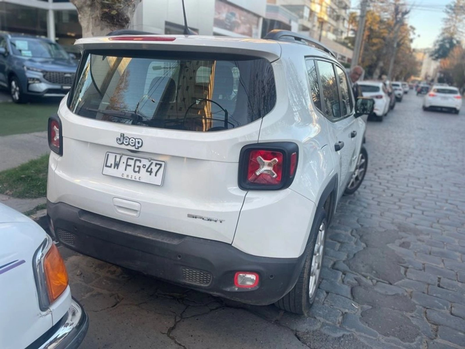 Jeep RENEGADE 1.8 Manual Sport LX MT 2020 - Foto 3 de 4
