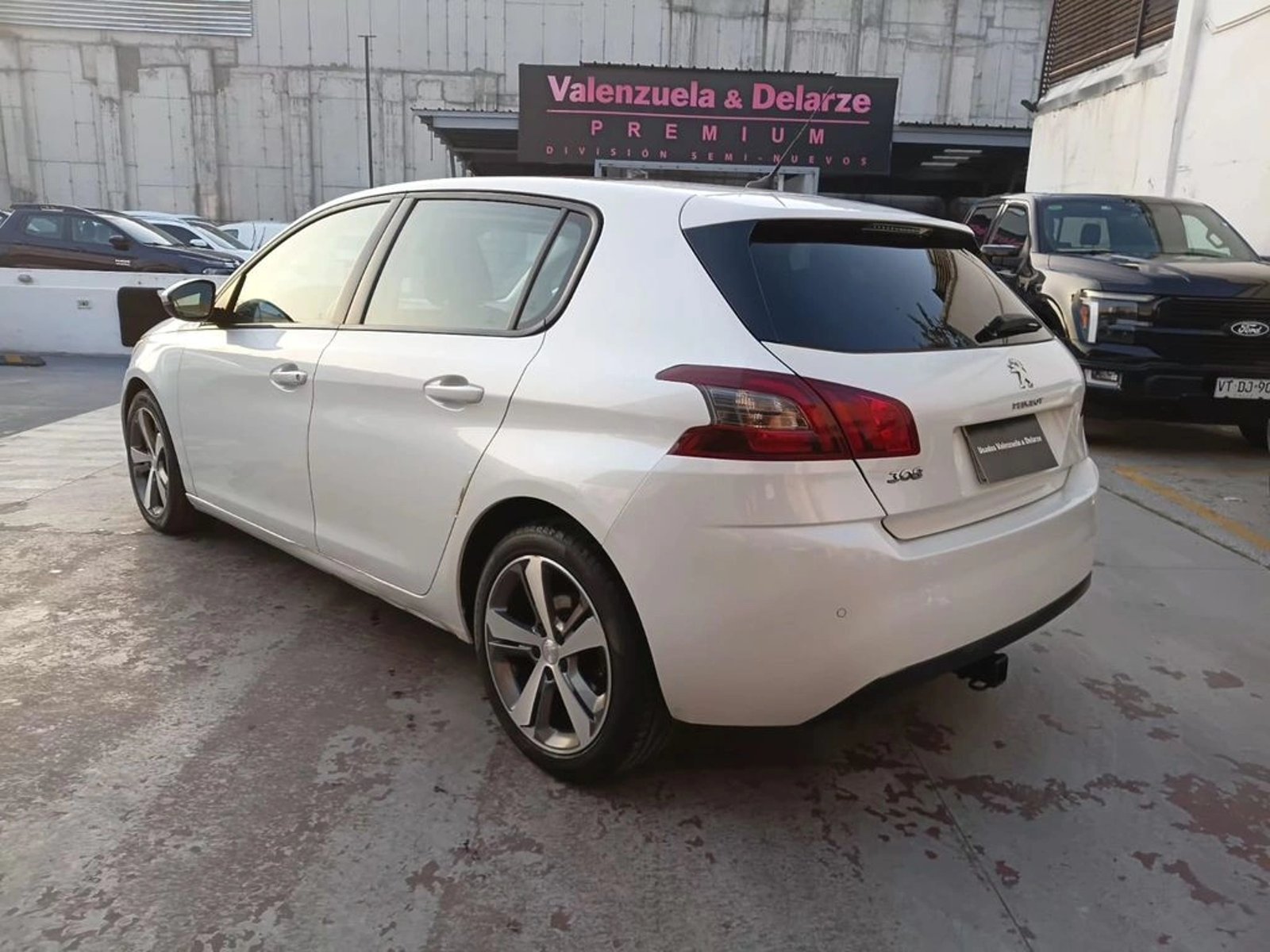 PEUGEOT 308 Allure pack 1.6 BlueHDi 120 HP 2018 - Imagen 9 de 20